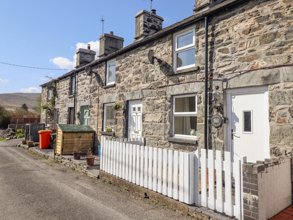 2 White Street Villa Penmachno Exterior photo